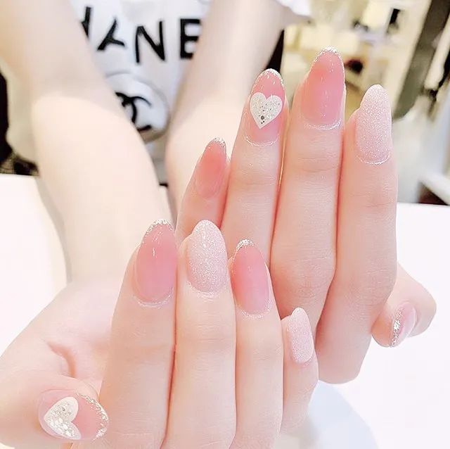 叮咚！你們要的高顏值七夕美甲來(lái)咯！
