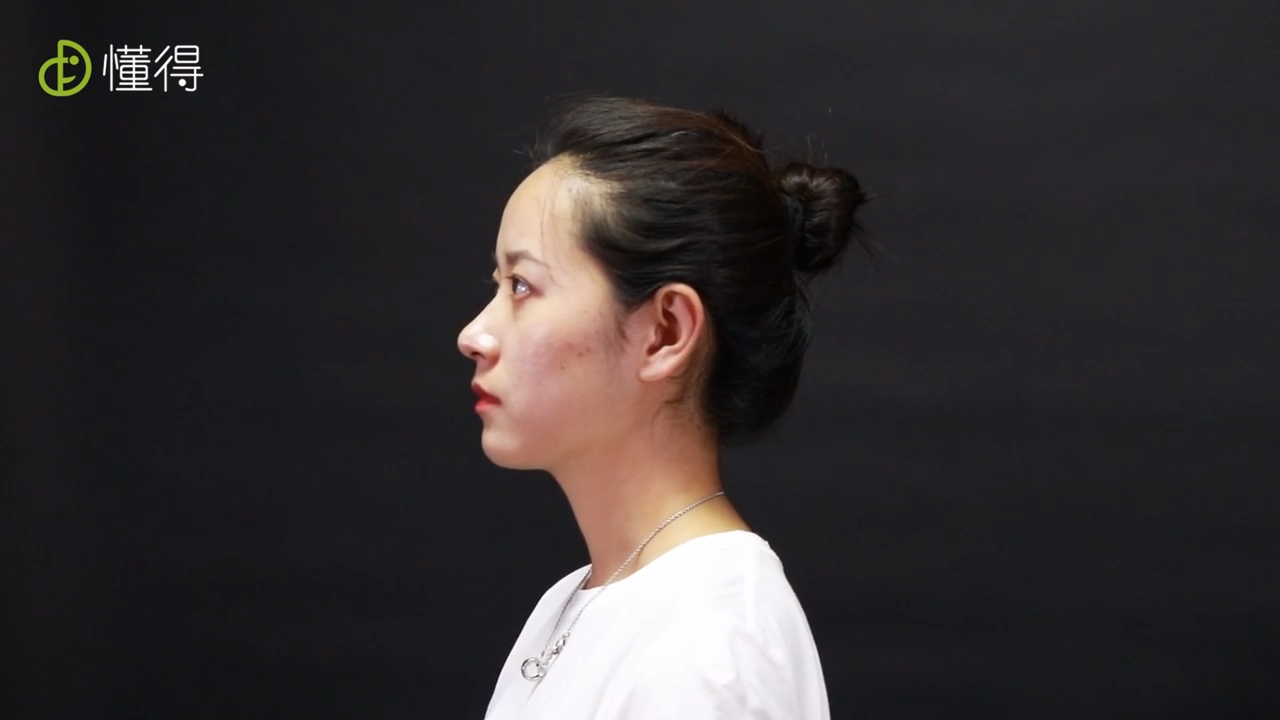 丸子頭發(fā)型