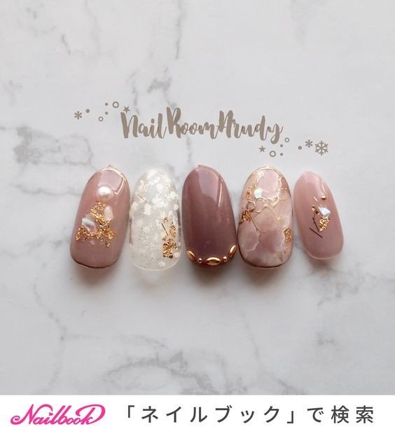 低調(diào)而不張揚(yáng)的顏色，于約會(huì)或上班時(shí)換上都無比適合。 如果你近日正缺乏美甲靈感