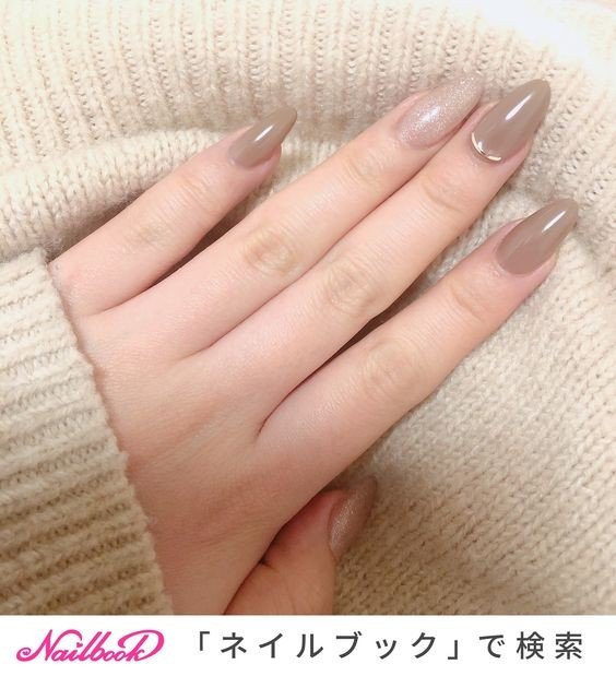 在今年秋冬，小編尤其推薦溫柔感十足的「肉桂奶茶色」