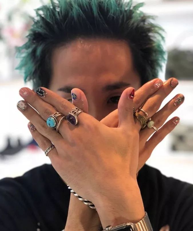比紋身更上癮的是美甲？男Rapper執(zhí)迷的美甲癖太帥了！插圖(2)