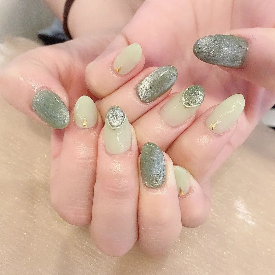秋季的溫柔風(fēng)美甲，選貓眼不會錯