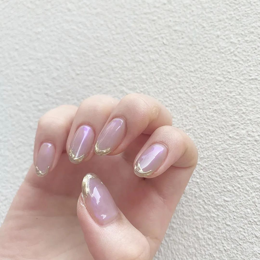 極光色美甲怎么搭才好看？