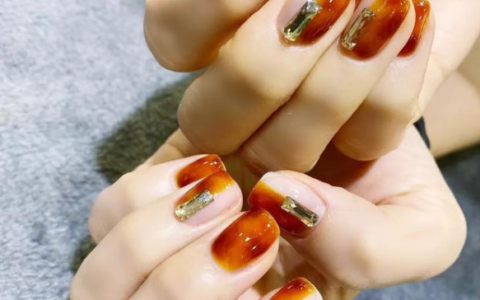 小眾但不會(huì)撞款的美甲系列 顯白顯高級(jí)