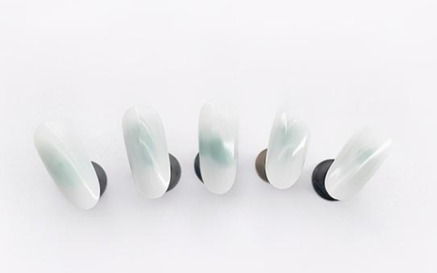 藍(lán)色小雛菊美甲怎么畫好看？磨砂封層更有質(zhì)感！