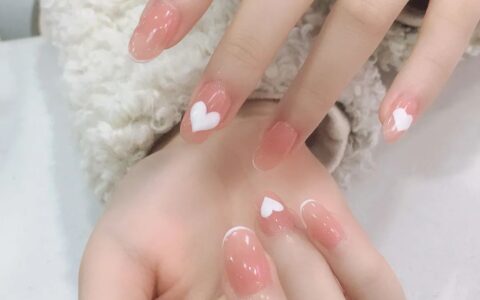 美甲底膠掉落常見原因