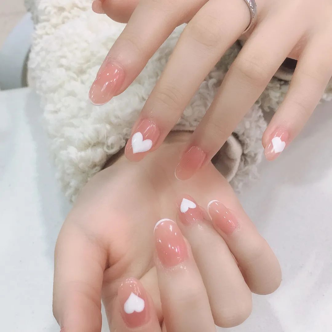 美甲底膠掉落常見原因