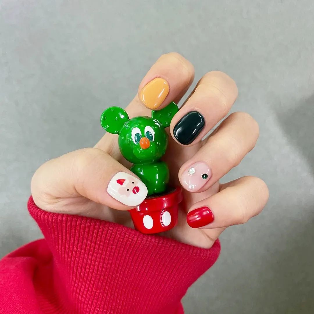 短指甲也適合做的圣誕美甲！