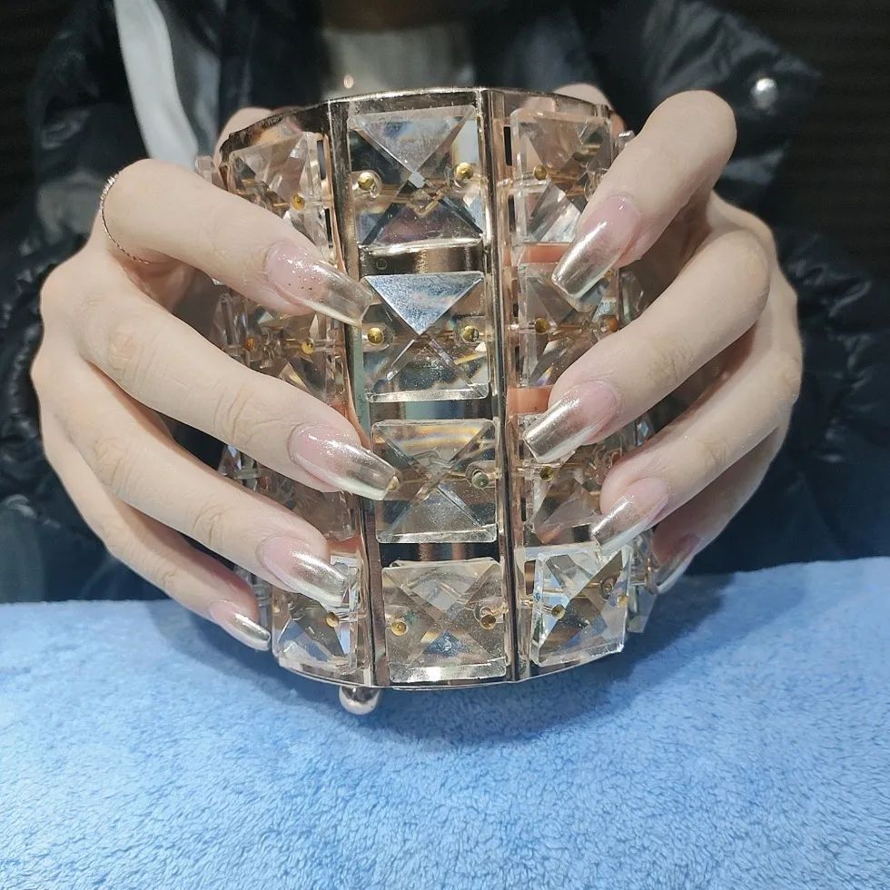 膚色黑黃？就做這些過(guò)年美甲！