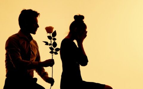 一個(gè)男人不喜歡女人是什么原因，女人有這幾種表現(xiàn)會(huì)讓男人愛(ài)不起來(lái)