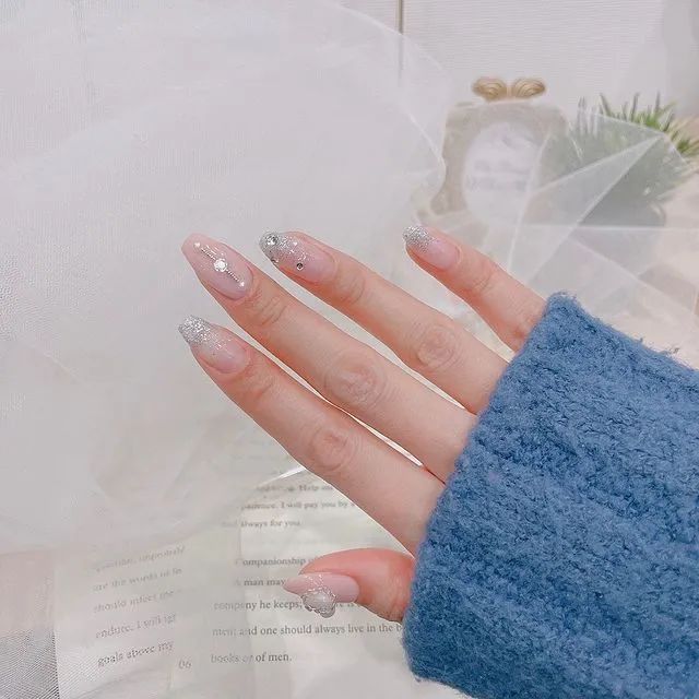 既高級也簡約而且還不花哨的INS風(fēng)美甲