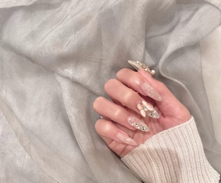 輕奢日式美甲，精致仙女必做的美甲款式