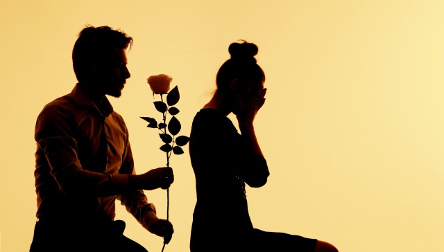 女生對(duì)你有好感的征兆，從三個(gè)細(xì)節(jié)看出女生的小心思