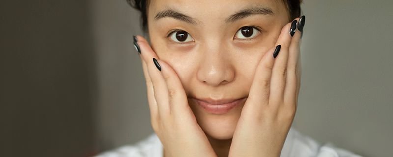 黃奕再現(xiàn)李玉湖嫁衣扮相 皮膚狀態(tài)和20年前沒差別