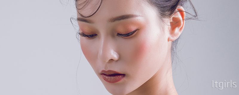 油皮變成干皮是衰老么 油皮更不容易出現(xiàn)細(xì)紋