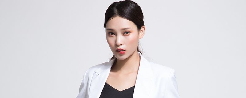 個(gè)子小卻有氣場的女生 配飾可以增加氣場