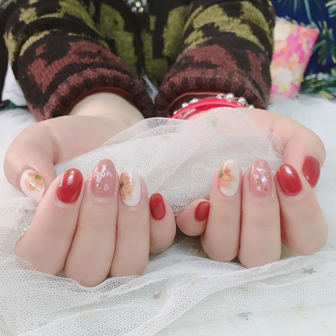 超火的春夏花花美甲，既仙又美
