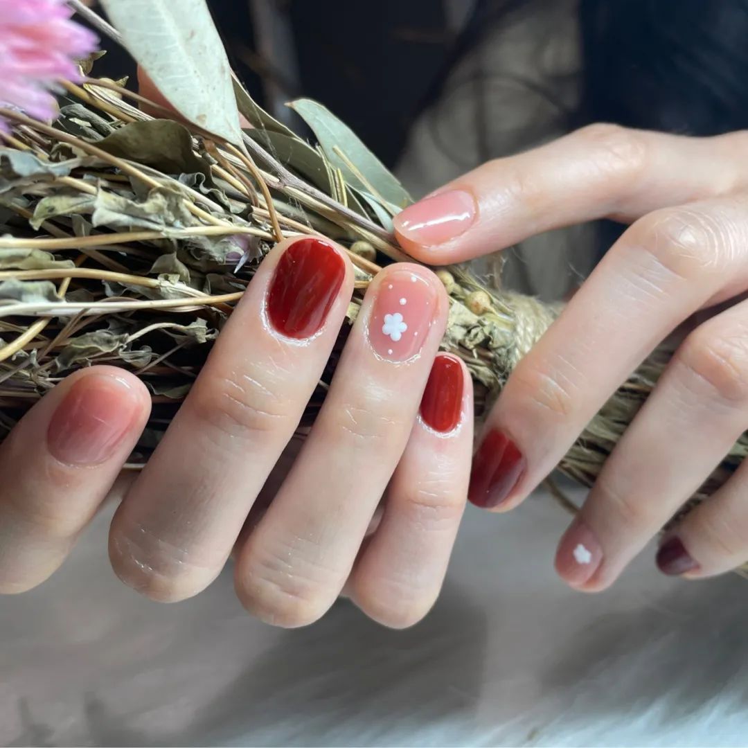 超火的春夏花花美甲，既仙又美