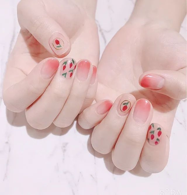 超火的春夏花花美甲，既仙又美