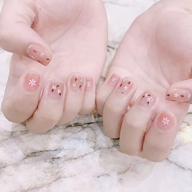 超火的春夏花花美甲，既仙又美