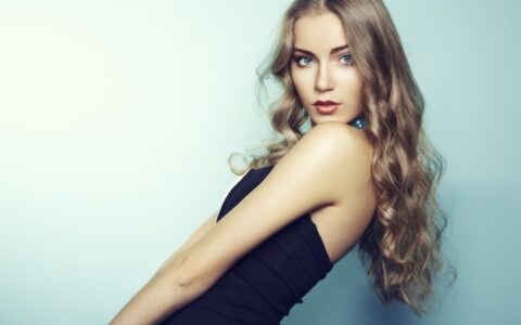 長(zhǎng)臉適合什么發(fā)型，長(zhǎng)臉女生適合什么發(fā)型