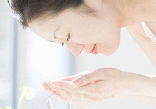 香皂洗臉好還是洗面奶好，關于潔面產(chǎn)品選擇的小常識