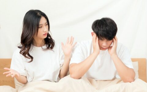 談戀愛(ài)的女生都有什么表現(xiàn)，戀愛(ài)中的女人都有哪些表現(xiàn)