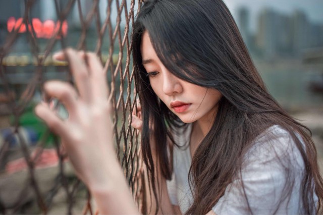 談戀愛(ài)的女生都有什么表現(xiàn)，戀愛(ài)中的女人都有哪些表現(xiàn)