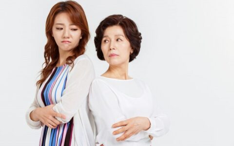 怎么和強(qiáng)勢(shì)的婆婆相處 教你如何處理婆媳關(guān)系