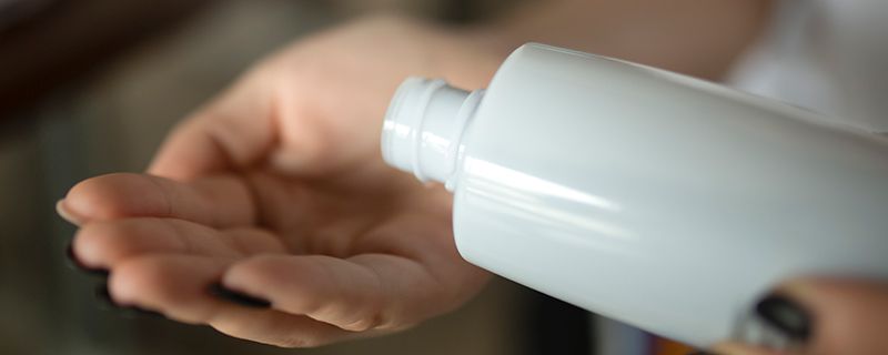 水跟乳哪個(gè)先用