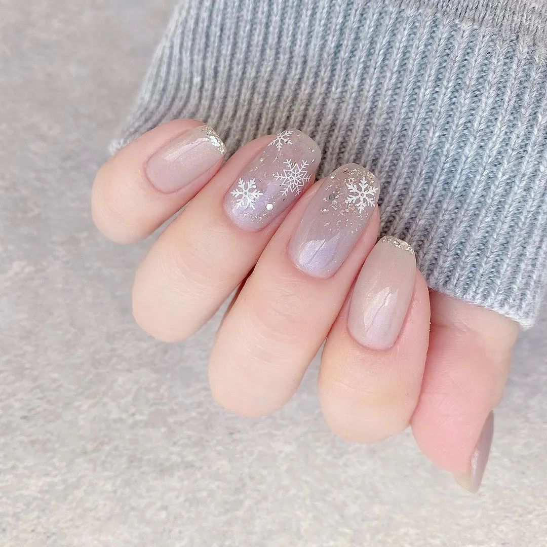 冬天做款雪花美甲，唯美又浪漫
