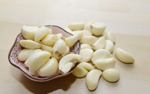 白發(fā)怎么治，教你如何用食材改善長白發(fā)的問題