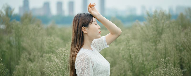 頭發(fā)太多太厚太蓬松怎么辦 拉直頭發(fā)不失為一種好辦法