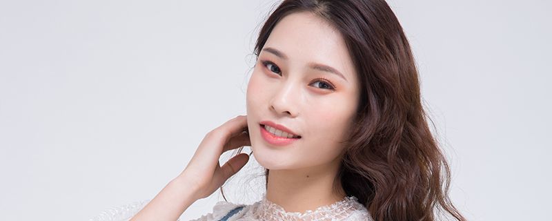 頭發(fā)太多太厚太蓬松怎么辦 拉直頭發(fā)不失為一種好辦法