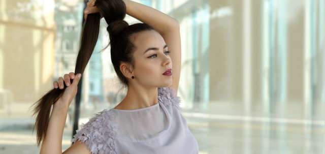 方臉女生頭發(fā)怎么扎好看又簡(jiǎn)單，適合方臉女生的好看扎發(fā)分享