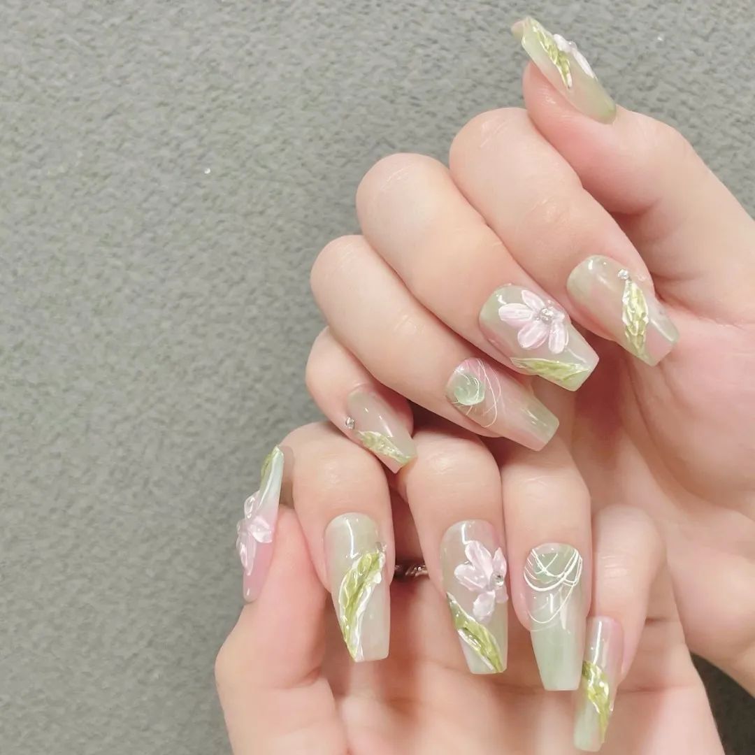 春夏氛圍感超強(qiáng)的綠色系美甲，清新又顯白