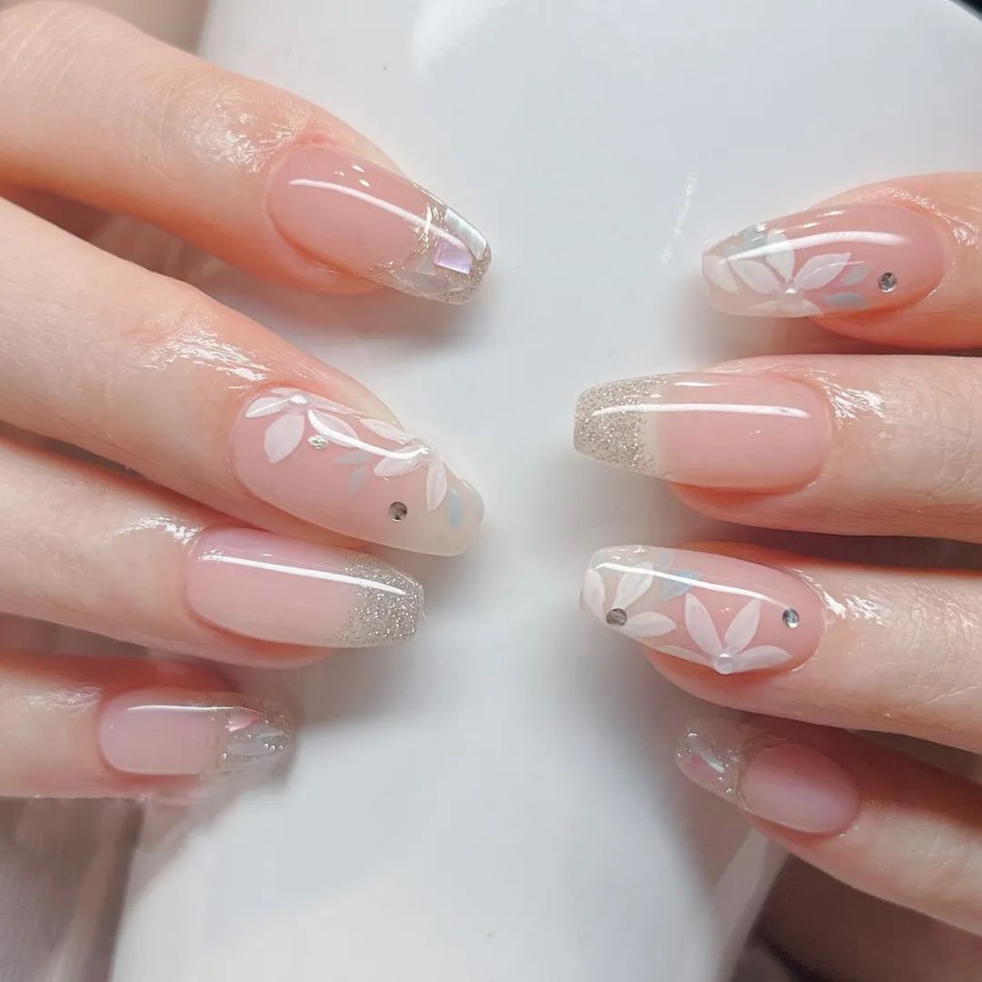 非常有質(zhì)感的新婚美甲，最近要結(jié)婚的準(zhǔn)新娘們看過(guò)來(lái)