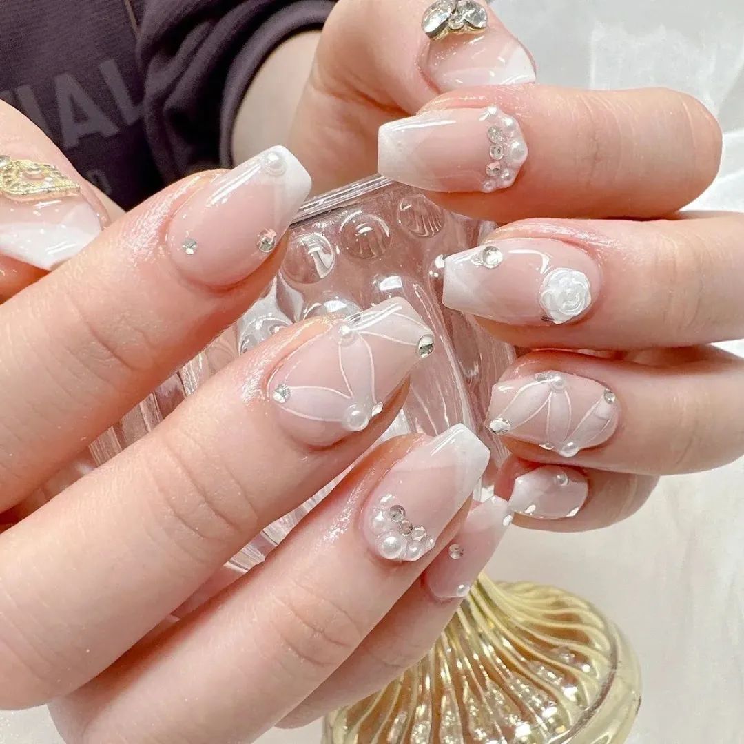 非常有質(zhì)感的新婚美甲，最近要結(jié)婚的準(zhǔn)新娘們看過(guò)來(lái)