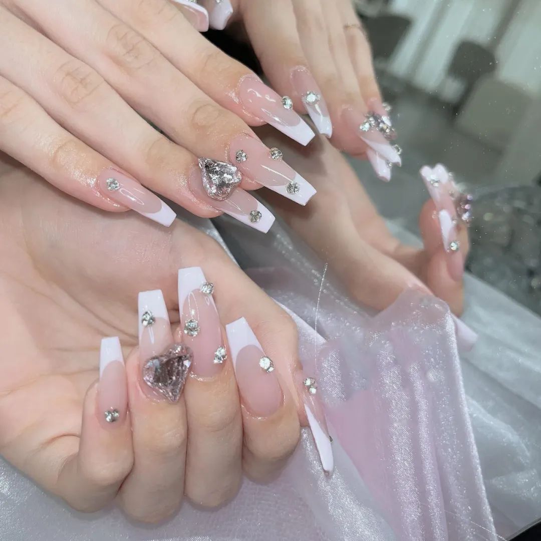 非常有質(zhì)感的新婚美甲，最近要結(jié)婚的準(zhǔn)新娘們看過(guò)來(lái)