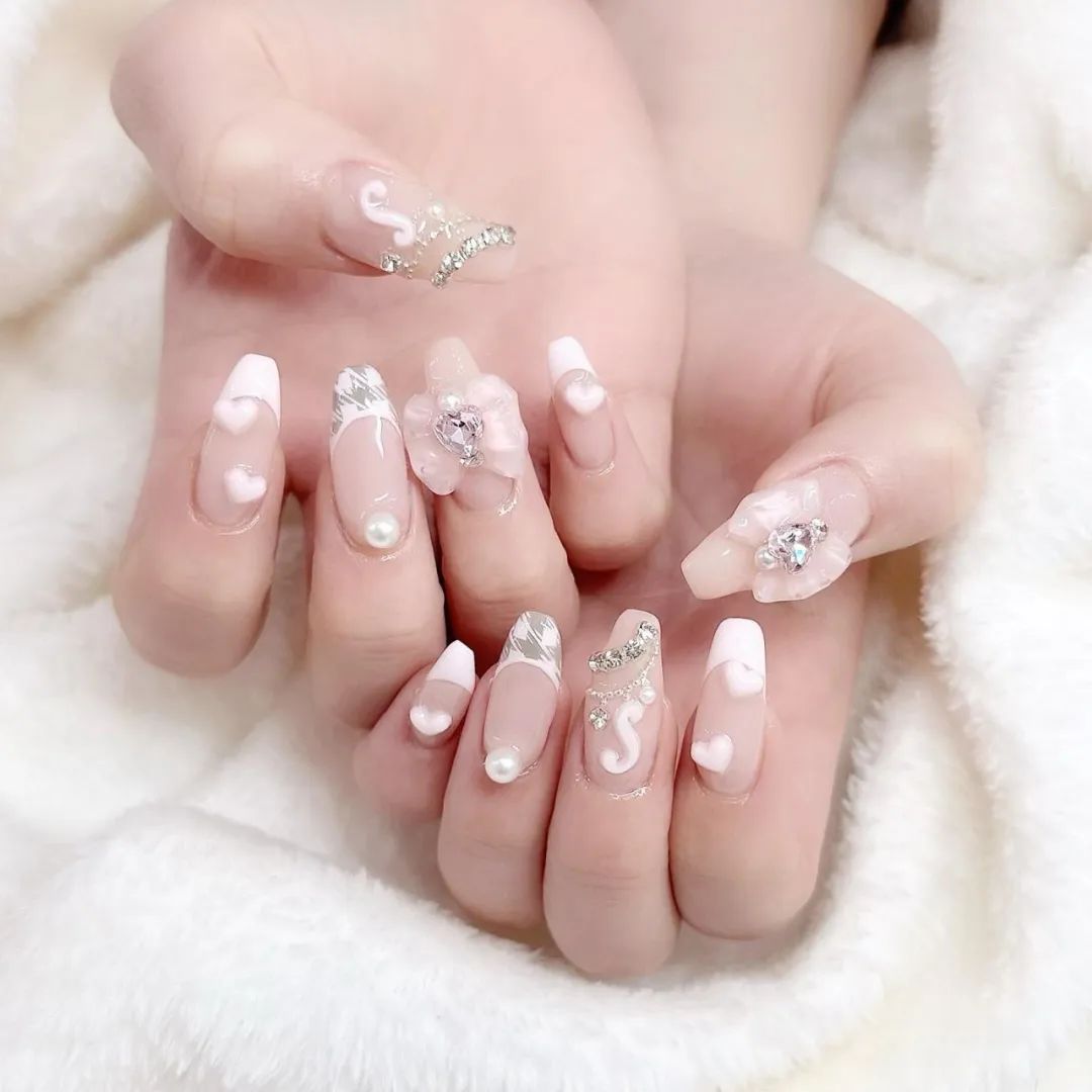 非常有質(zhì)感的新婚美甲，最近要結(jié)婚的準(zhǔn)新娘們看過(guò)來(lái)