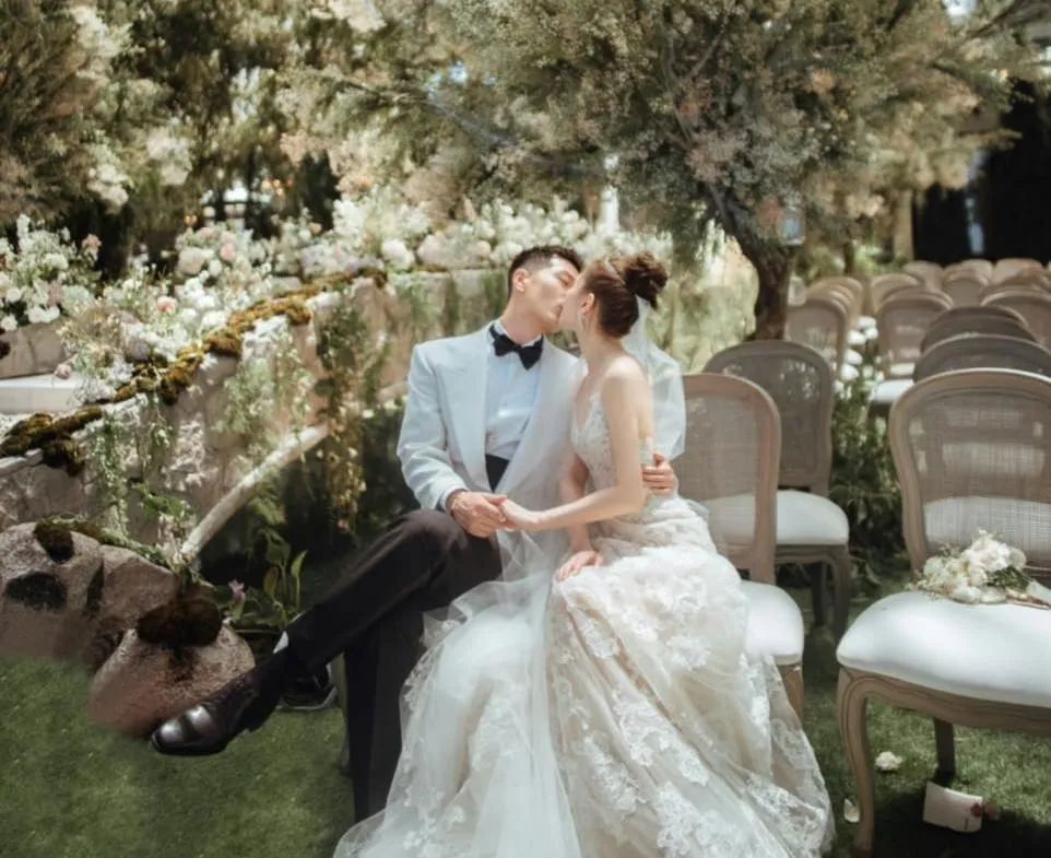 非常有質(zhì)感的新婚美甲，最近要結(jié)婚的準(zhǔn)新娘們看過來
