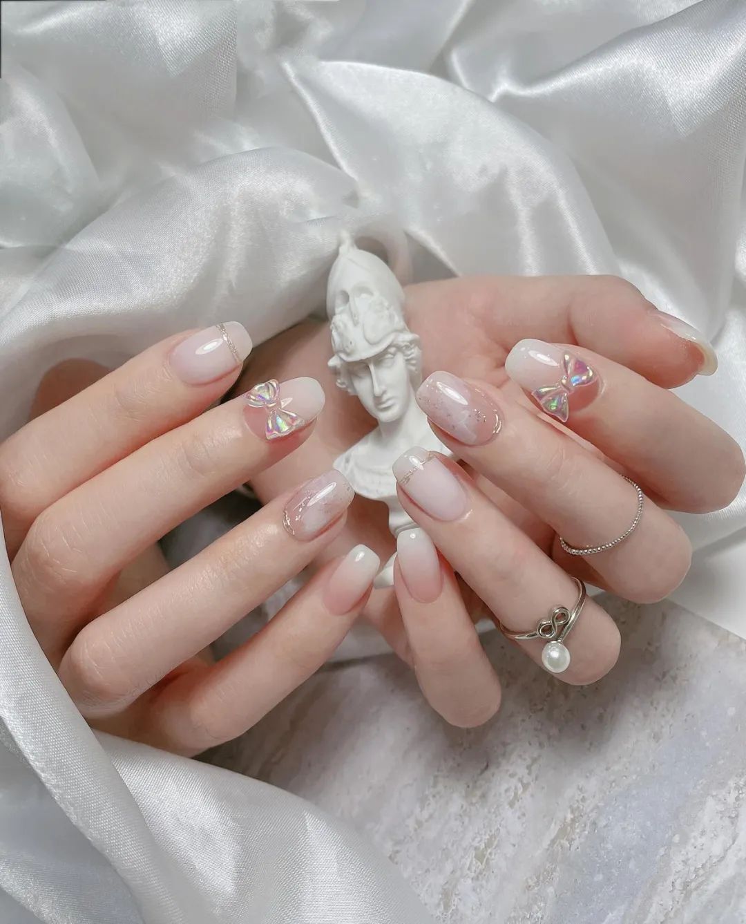 非常有質(zhì)感的新婚美甲，最近要結(jié)婚的準(zhǔn)新娘們看過(guò)來(lái)
