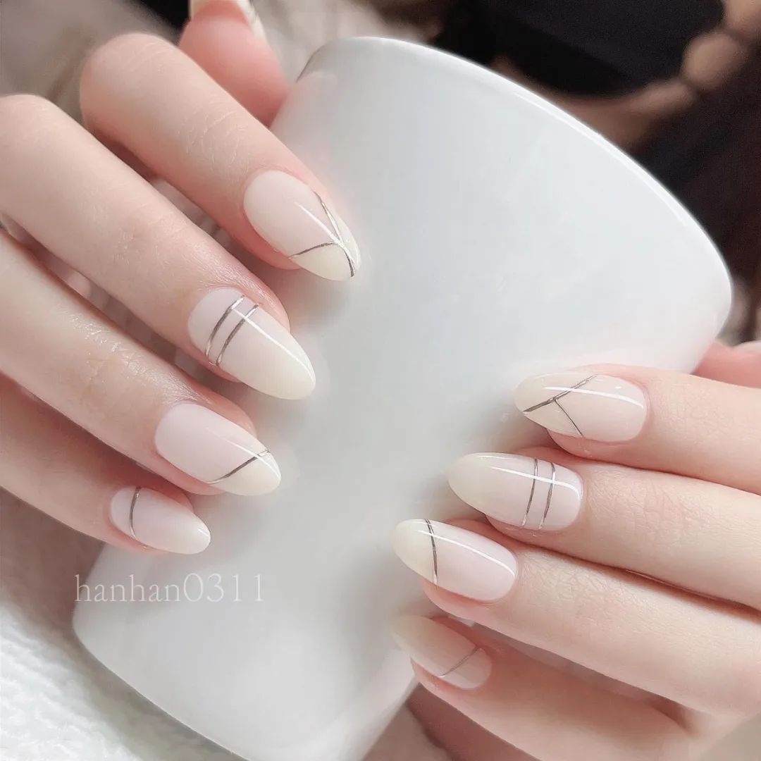 非常有質(zhì)感的新婚美甲，最近要結(jié)婚的準(zhǔn)新娘們看過(guò)來(lái)